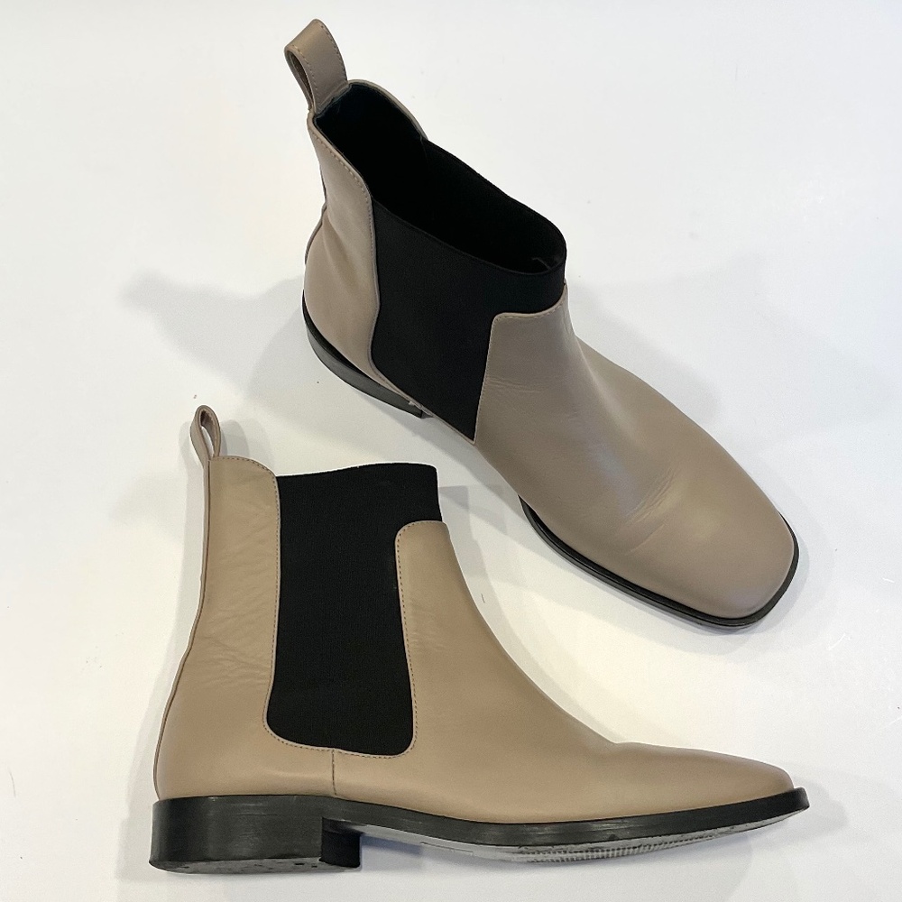 EVERLANE Italian Leather Square Toe Chelsea Boot  Size 7